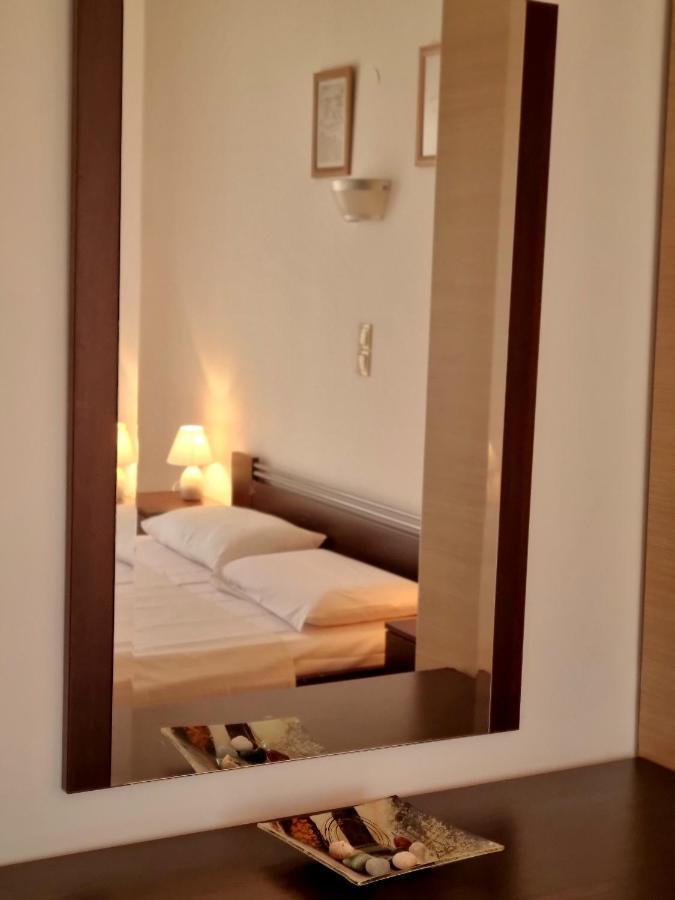 Zafeiris Apartment *